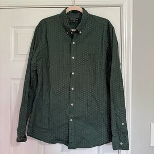 J. Crew Mercantile Slim Fit Men’s Button Up Shirt Large